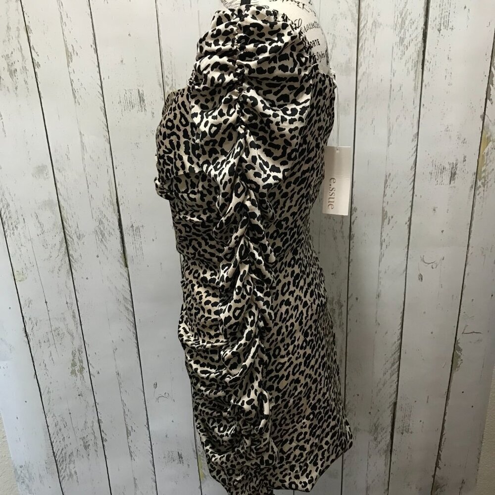 NWT e. ssue Leopard print mini dress size M scrunch design satin feel material - Picture 3 of 12